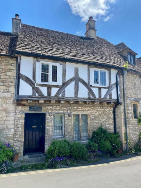 Luxury Cotswolds Cottage including Hot tub, Castle Combe